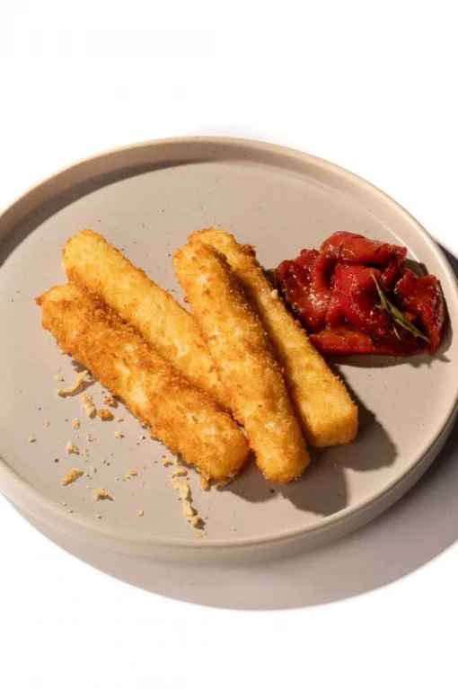 Сырные сигары с вареньем из болгарского перца