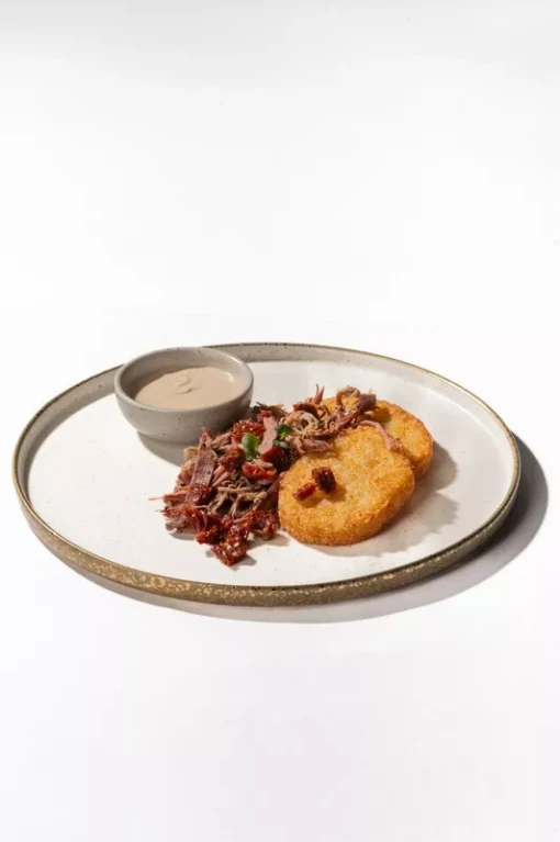 Хашбраун с рваной говядиной