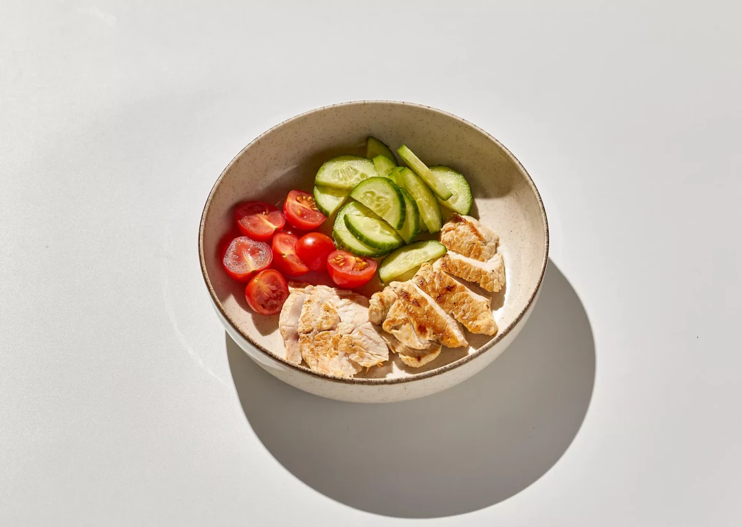 Нежная индейка и свежие овощи