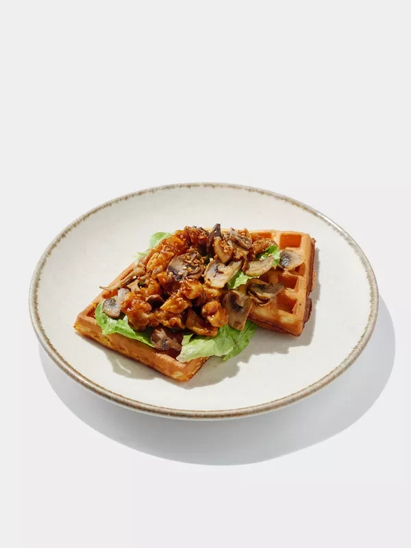 С курицей терияки, грибами и сыром