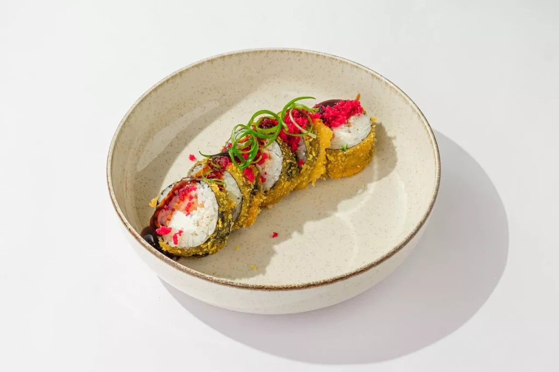 Кранч ролл с лососем и угрем