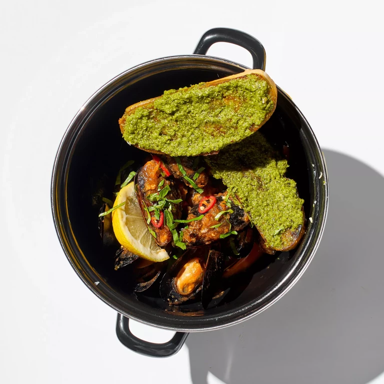 Мидии в томатном соусе