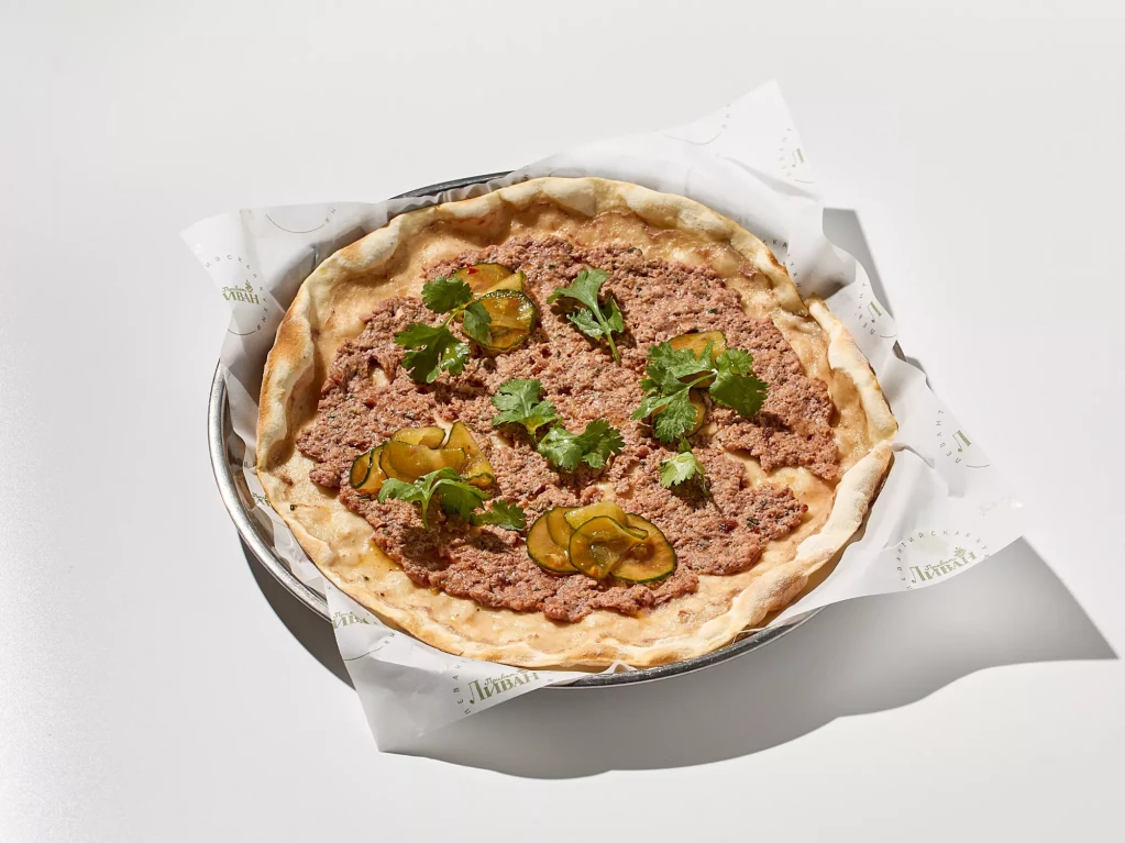 Ламаджо с ягненком и специями