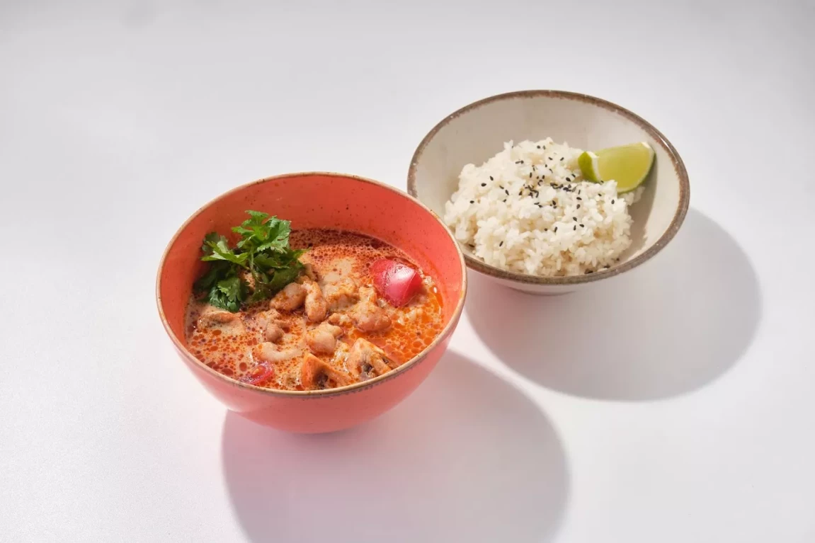 Том ям с курицей L