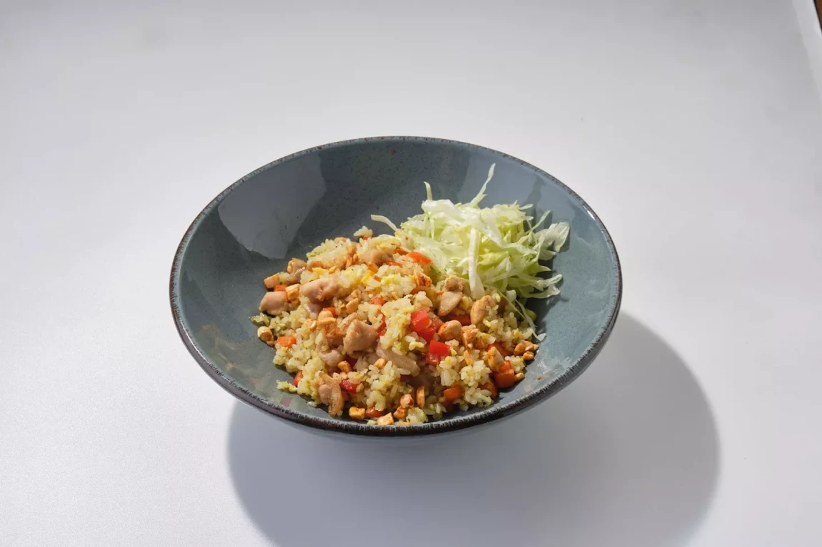 Жаренный рис с курицей