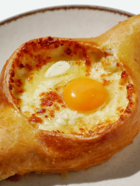 Хачапури по-аджарски