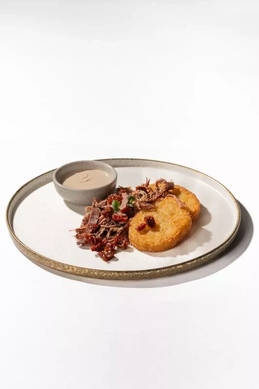 Хашбраун с рваной говядиной