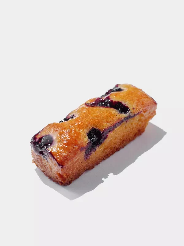 Миндальный финансье с черникой