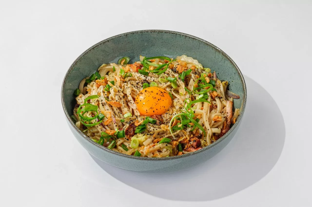 Удон со свининой в кокосовом соусе