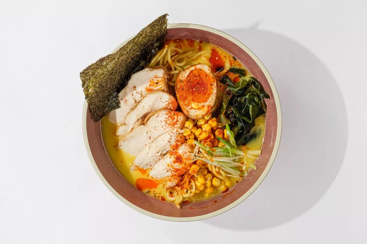 Сырный рамен с цыпленком