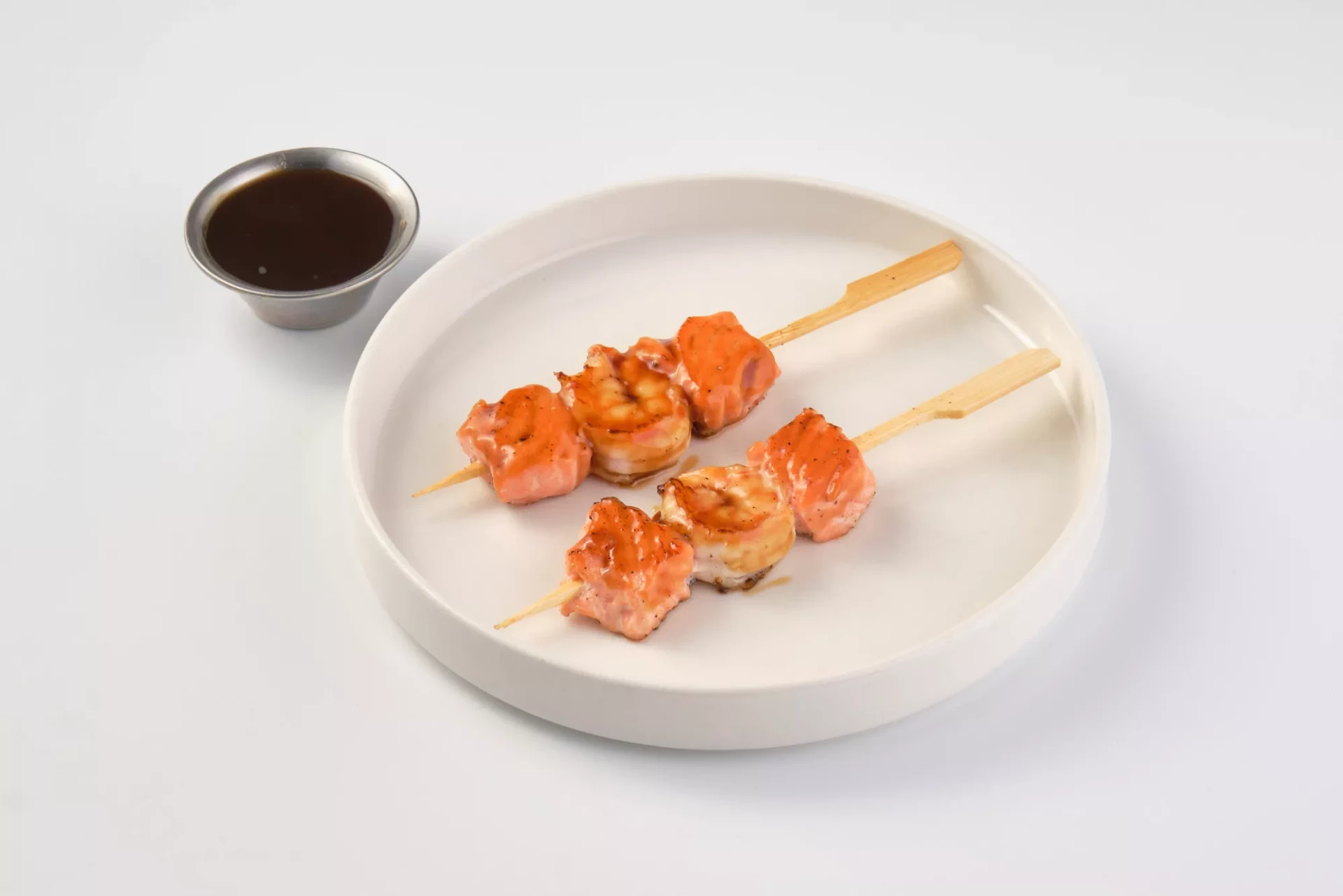 Шашлычки с креветкой и лососем