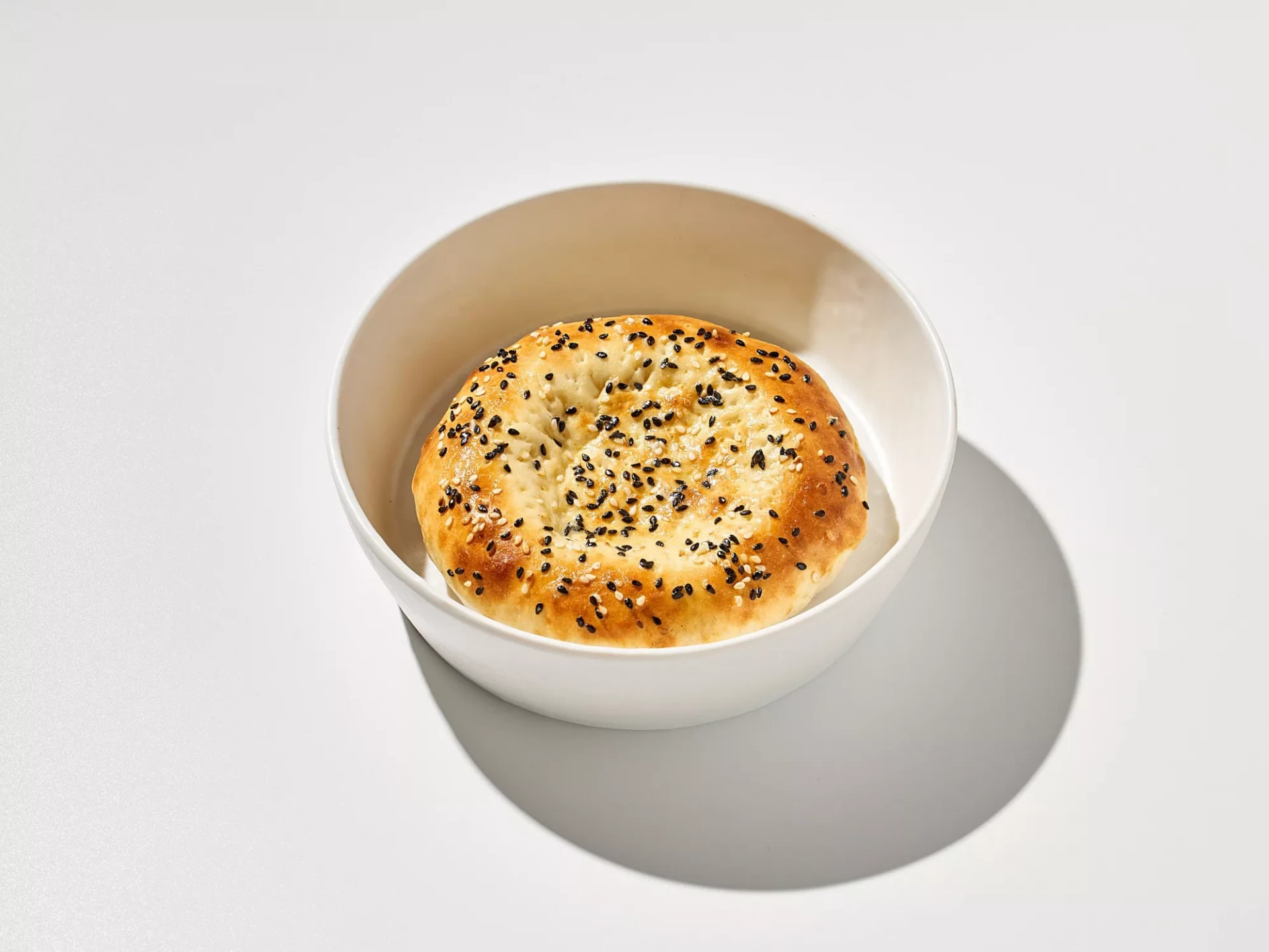 Теплая лепешка из печи