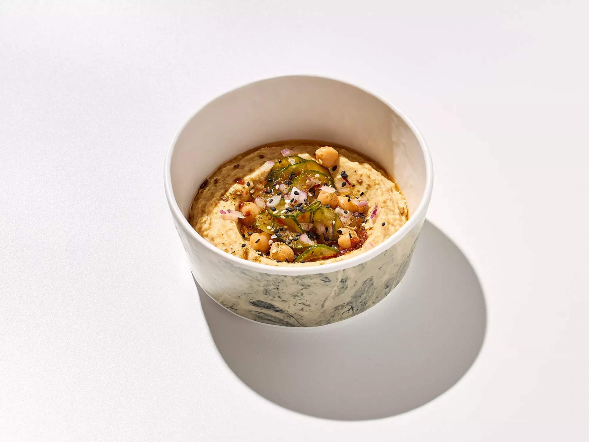 ХУМУС С МАРИНОВАННЫМИ ОГУРЦАМИ