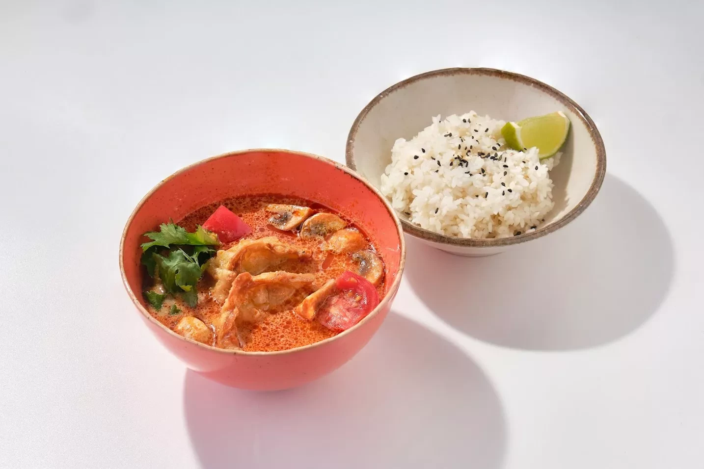 Том Ям с тайскими пельменями из креветок L