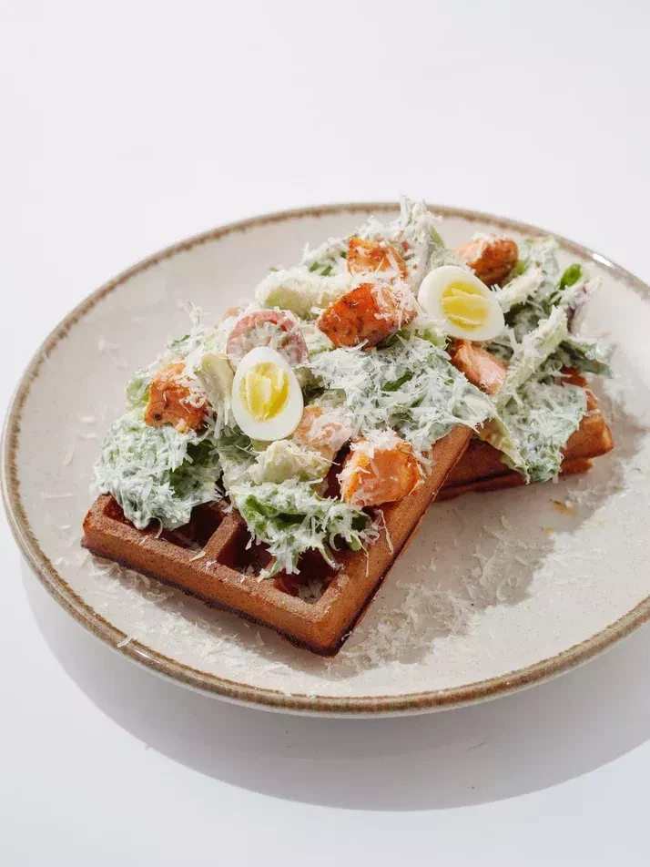 С печеным лососем